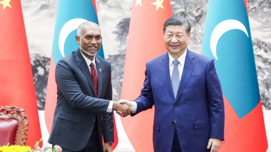 India से विवाद के बीच Maldives क्यों निभा रहा China से याराना ?