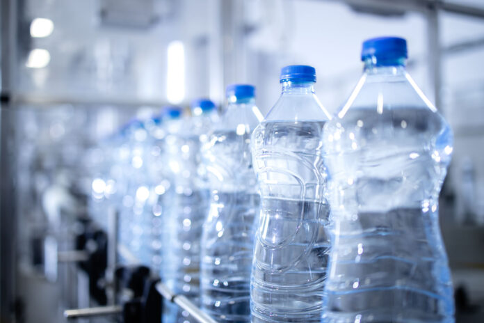 Plastic Bottle वाला पानी है खतरनाक, स्टडी में हुआ चौंकाने वाला खुलासा