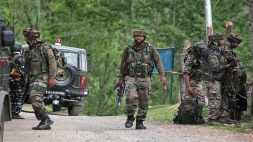 जम्मू-कश्मीर में आतंकियों और सुरक्षा बलों के बीच मुठभेड़, कई आतंकियों ढेर होने की सूचना