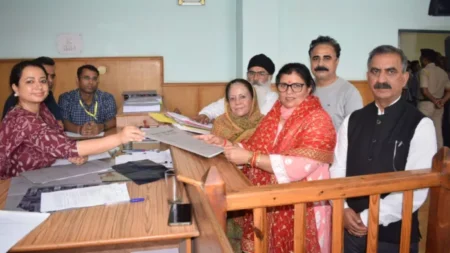 हिमाचल उपचुनाव : सीएम सुक्खू की पत्नी कमलेश ठाकुर ने देहरा विधानसभा से भरा नामांकन, 10 जुलाई को होने हैं चुनाव