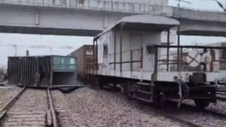 हरियाणा के करनाल में पटरी से उतरी मालगाड़ी, ट्रेनों के रूट डायवर्ट