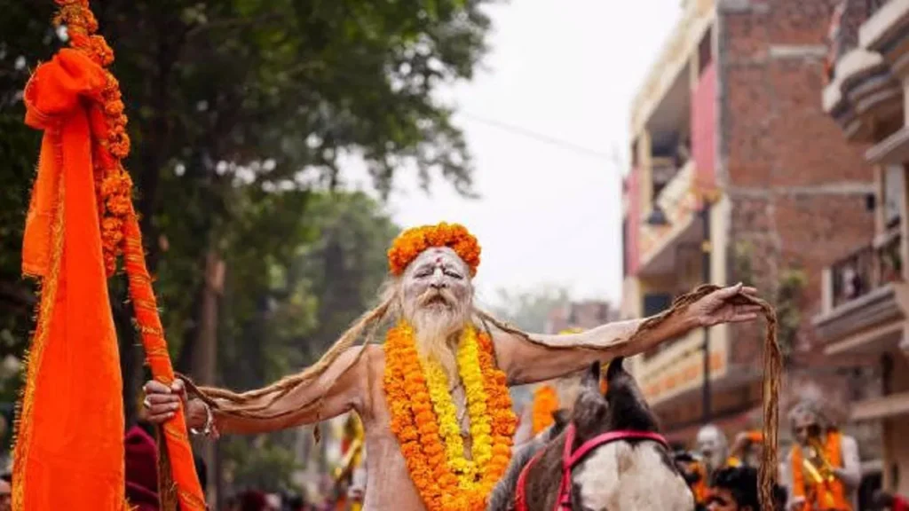 why naga sadhu loosening religious flag