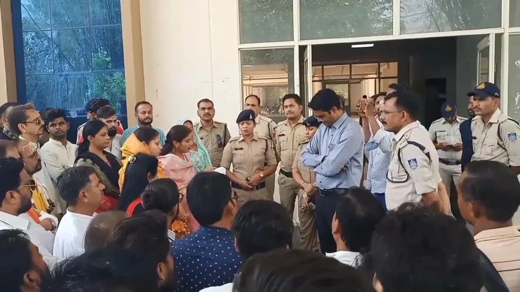 women opened front against love jihad