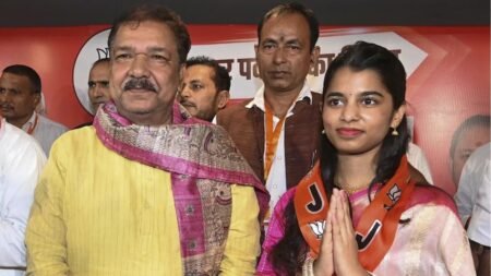 BJP plays popularity game