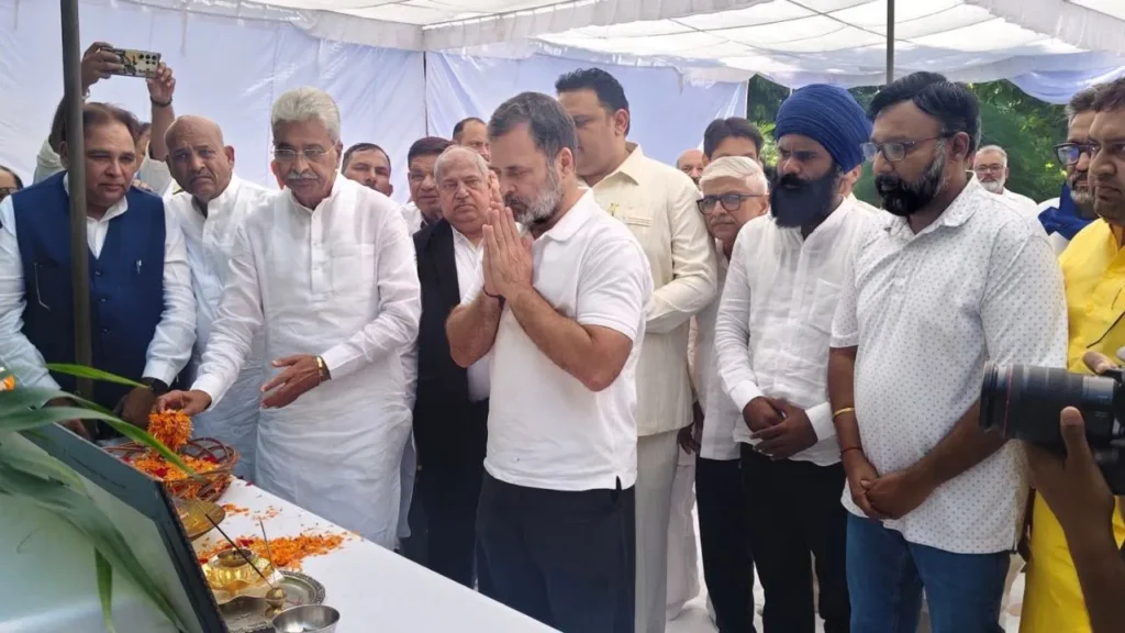 Rahul Gandhi met family