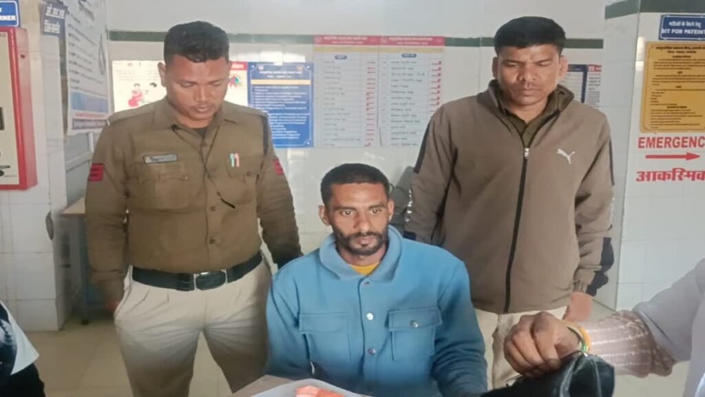 शादीशुदा प्रेमिका के घर पिस्टल लेकर घुसा सनकी आशिक, दुष्कर्म के बाद पुलिस की गाड़ी को मारी टक्कर mandala crime