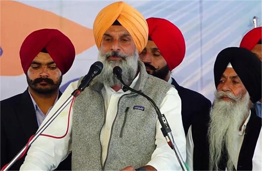 सियासी जुबानी जंग: मजीठिया ने भगवंत मान पर बोला सीधा हमला, निजी आदतों को लेकर मुख्यमंत्री पर उठाए गंभीर सवाल political war of words