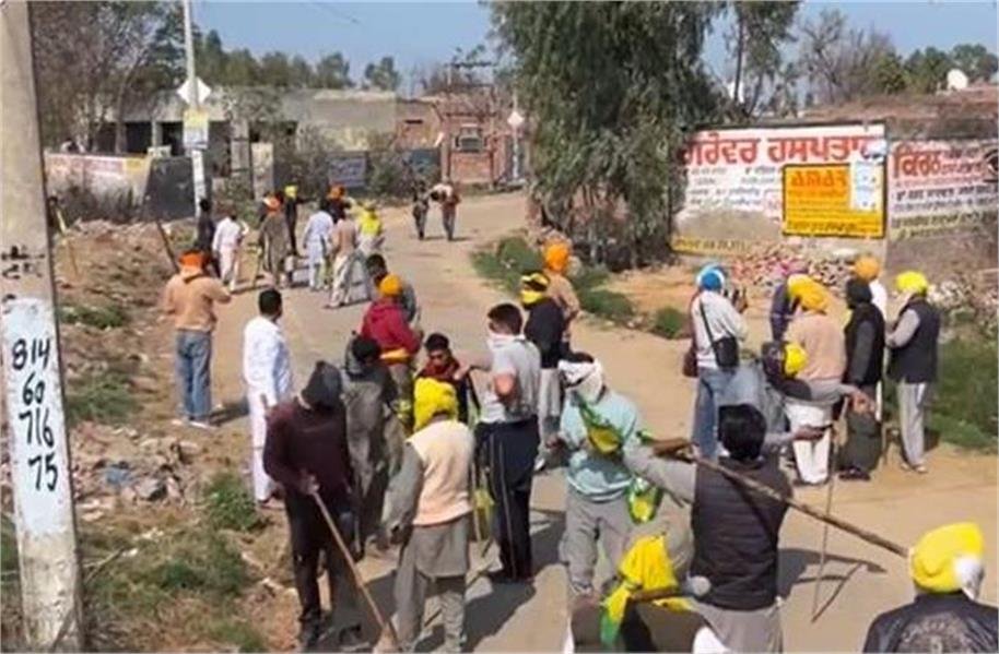 400 किसानों पर गिरी पुलिस की गाज! भारी झड़प के बाद दर्ज हुआ मुकदमा, जानें क्या है पूरा विवाद uproar in Bathinda