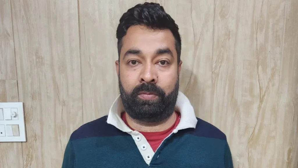 नोएडा STF को बड़ी कामयाबी: हिसार से गिरफ्तार हुआ 15 हजार करोड़ के GST घोटाले का मास्टरमाइंड, था 50 हजार का इनामी