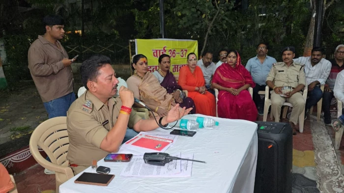 Indore Kinnar News: इंदौर में किन्नरों का आतंक! 51 हजार रुपये नेग न मिलने पर महिला के बाल पकड़कर जमीन पर पटका