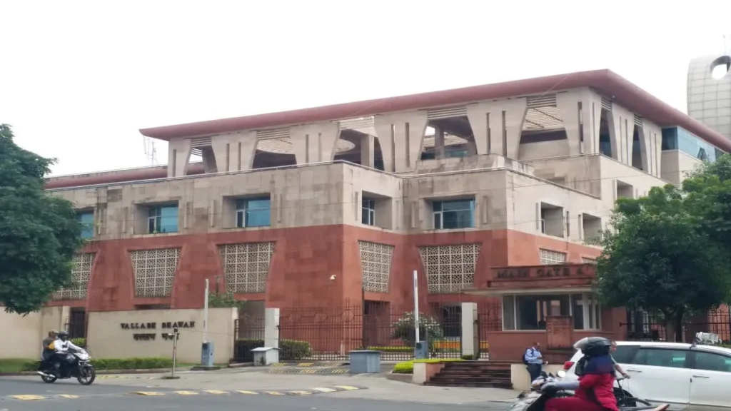 jobs of teachers in danger