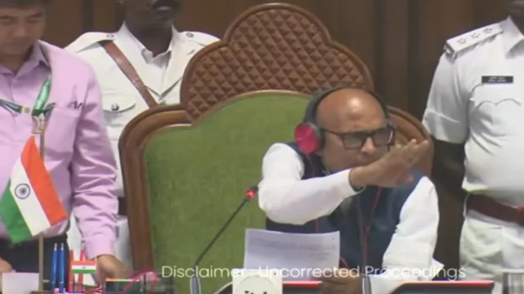 huge ruckus in Jharkhand assembly