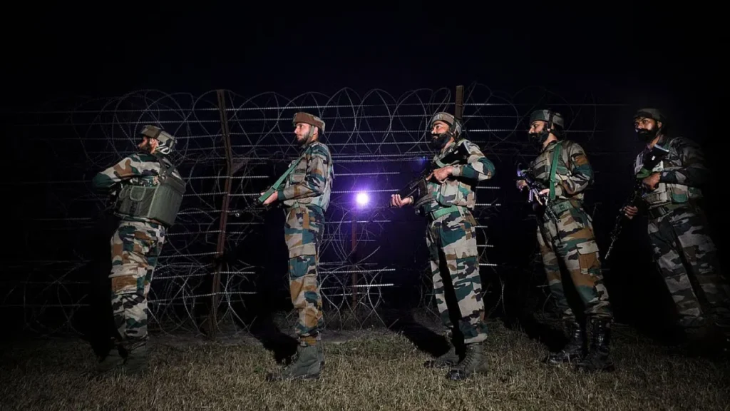 जम्मू-कश्मीर में बड़ी साजिश नाकाम? LoC पर मंडराते पाकिस्तानी ड्रोन पर जवानों ने की भीषण फायरिंग big conspiracy foiled