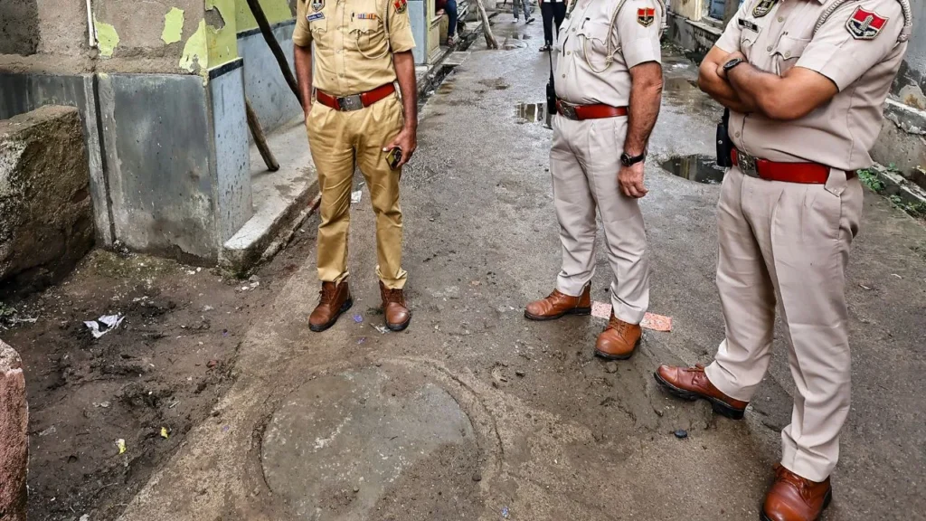 Sawai Madhopur Murder: उधारी के ₹7 लाख मांगने पर युवक की जिंदा जलाकर हत्या, पेट्रोल छिड़ककर लगाई आग; राजस्थान में सनसनी, आरोपी गिरफ्तार