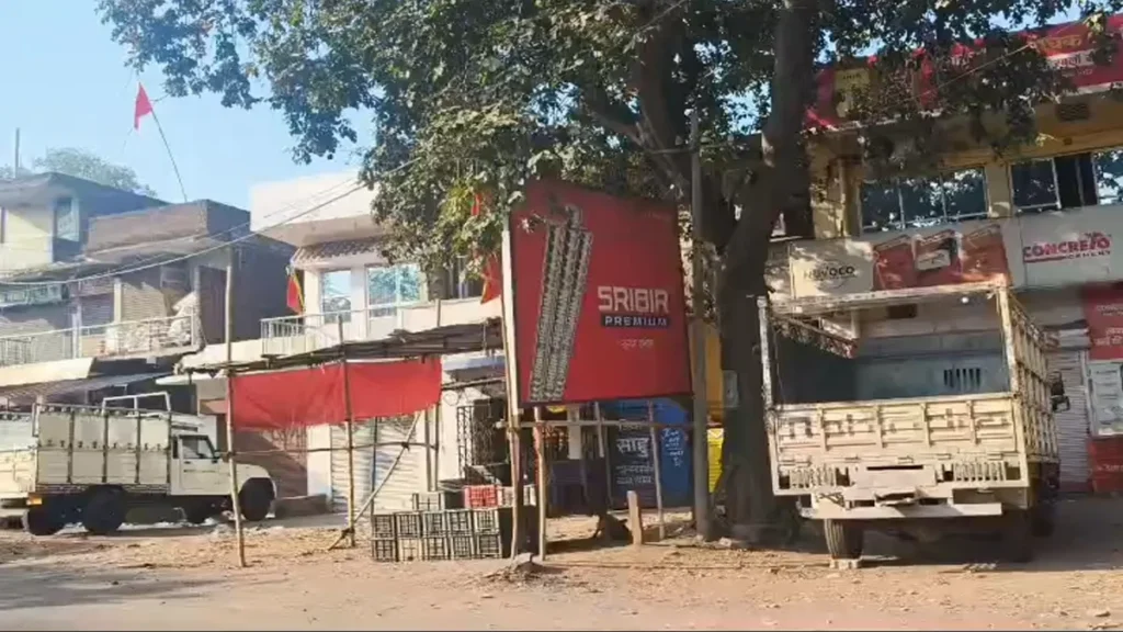 uproar in Latehar market closed