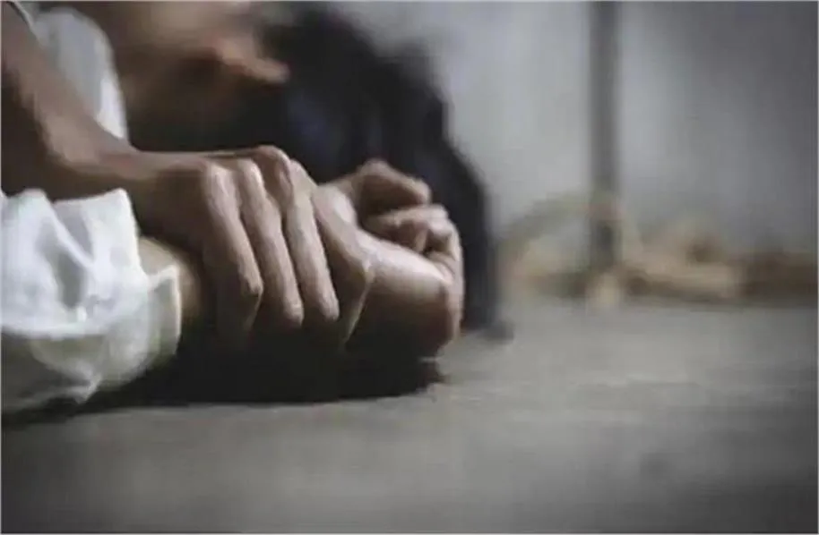 Crime News: पति से सुलह का झांसा देकर महिला से गैंगरेप, पूर्व पार्षद और उसके साथी पर संगीन आरोप