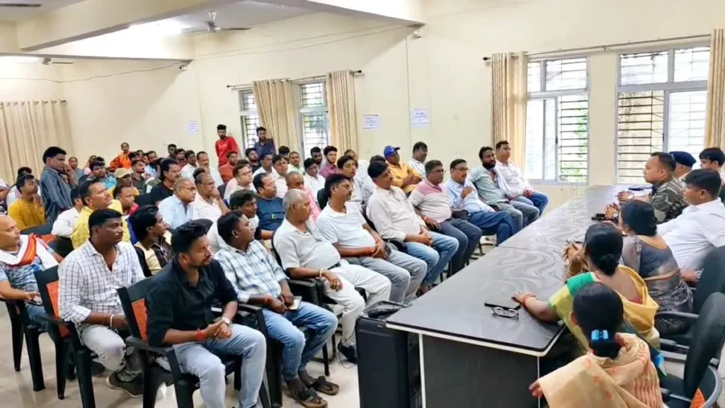 डुमरी सड़क हादसा: प्रशासन ने कड़े किए यातायात नियम, बाजार क्षेत्र में अब नहीं घुस पाएंगे भारी वाहन