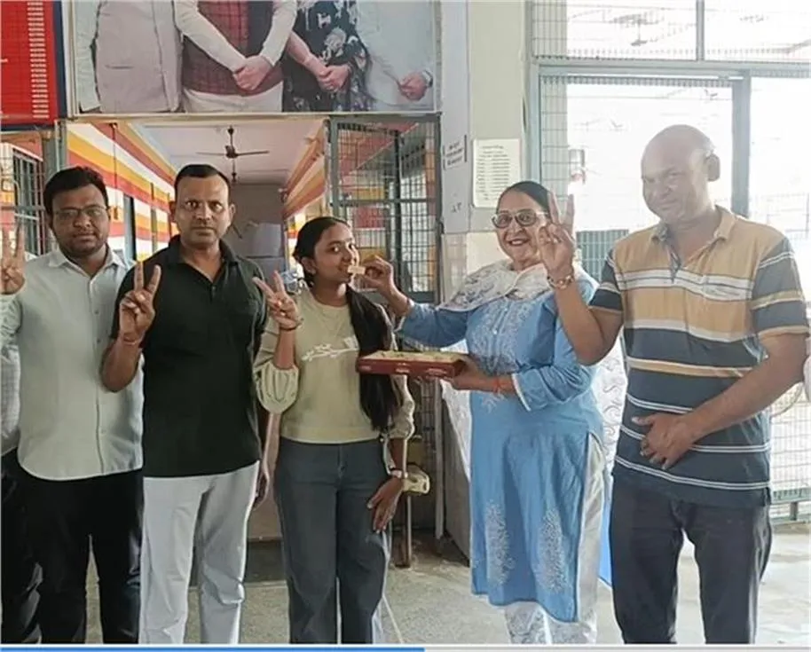 HBSE 10th Result Update: री-चेकिंग ने बदली किस्मत; हरियाणा बोर्ड की नई टॉपर बनी दिपांशी जैन, हासिल किए 499 अंक