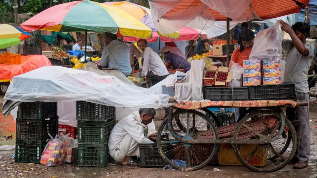 Monsoon Update 2026: देश के कई राज्यों में बढ़ा मानसून का दायरा; दिल्ली, बिहार और यूपी समेत इन राज्यों में बारिश-आंधी का अलर्ट