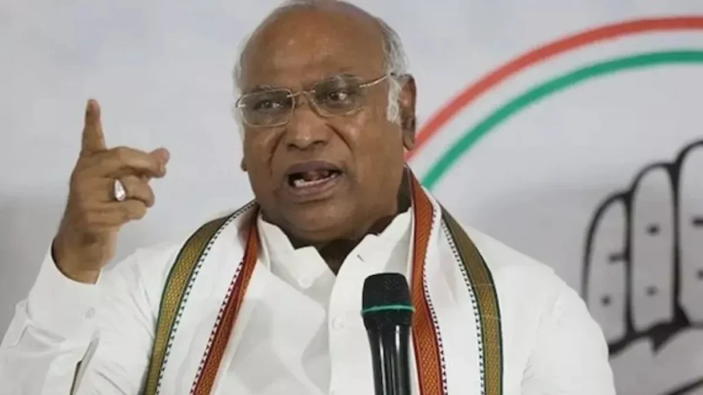Kharge vs PM Modi: ‘कहां गया 56 इंच का सीना?’ पीएम मोदी के तंज पर मल्लिकार्जुन खड़गे का तीखा पलटवार Kharge vs PM Modi