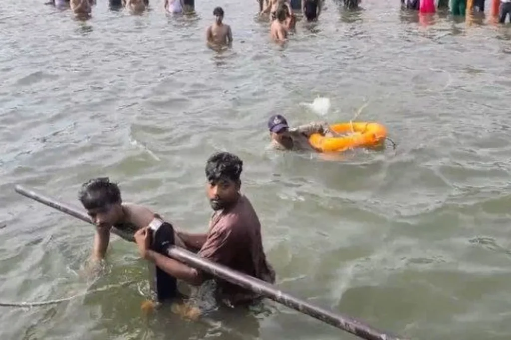 Omkareshwar Rescue: ‘वर्दी की परवाह किए बिना नदी में लगाई छलांग’, ओंकारेश्वर में देवदूत बने SDRF जवान और नाव चालक