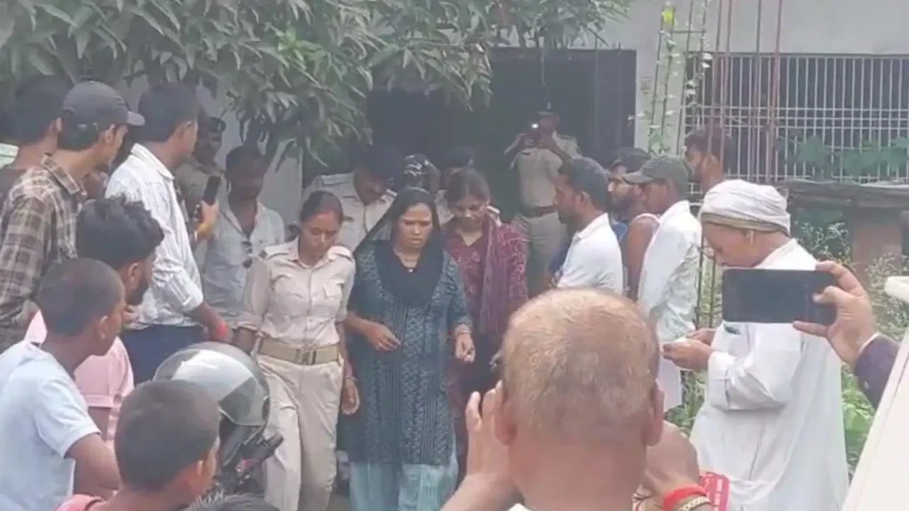 Supaul News: बिहार के सुपौल में मानवता शर्मसार, 1 साल तक कमरे में बंद रही नाबालिग बच्ची; मां को बेचने का आरोप