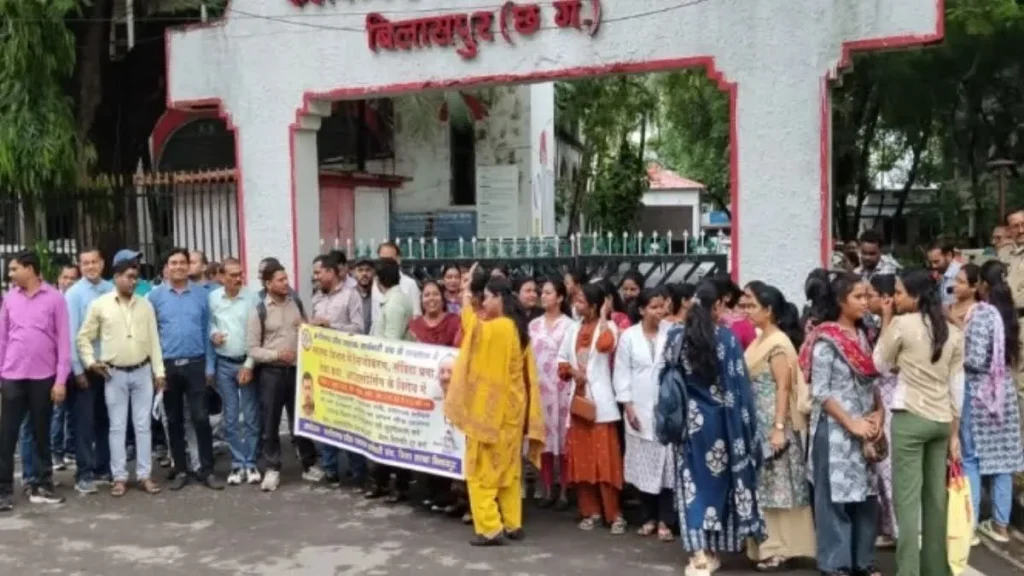 protest of health workers