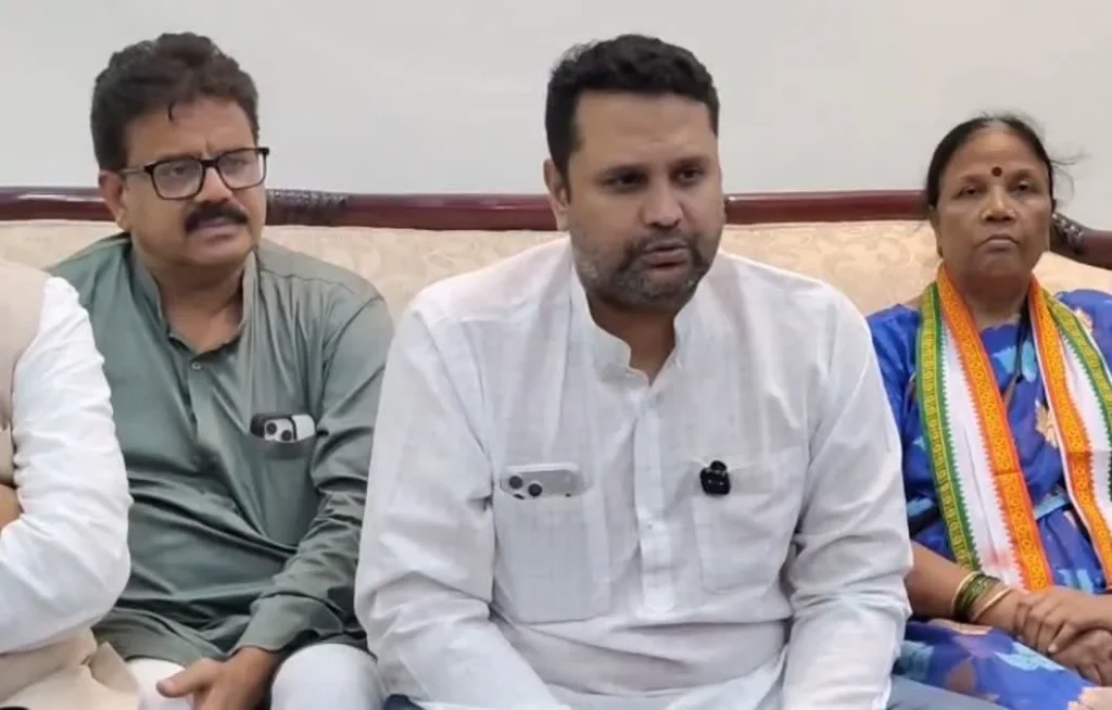 पेपर लीक मामलों को लेकर गरमाई सियासत, पूर्व मंत्री उमेश पटेल ने केंद्र सरकार पर बोला हमला politics heated up