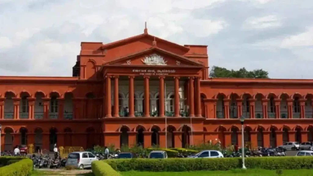 Karnataka High Court: वकील के साथ मारपीट करने वाली महिला PSI पर कोर्ट सख्त, लगाया 1 लाख का जुर्माना