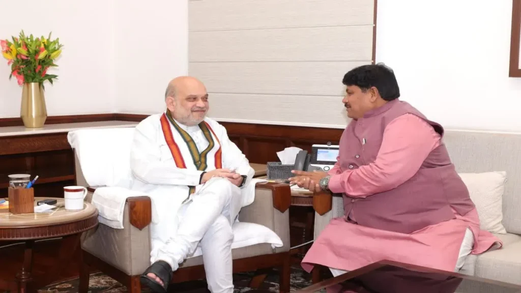 उज्जैन-आलोट सांसद अनिल फिरोजिया ने अमित शाह पर लिखी किताब, ‘नए भारत के चाणक्य’ नाम से गरमाई सियासत
