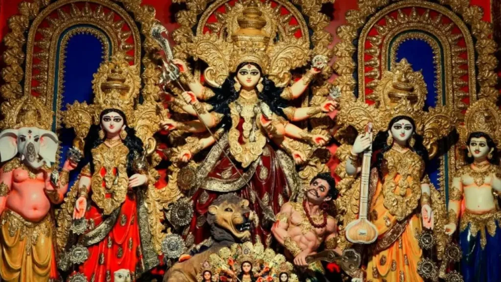 बंगाल में दुर्गा पूजा से पहले VHP के सुझावों पर विवाद: पारंपरिक धार्मिक स्वरूप बनाए रखने पर जोर