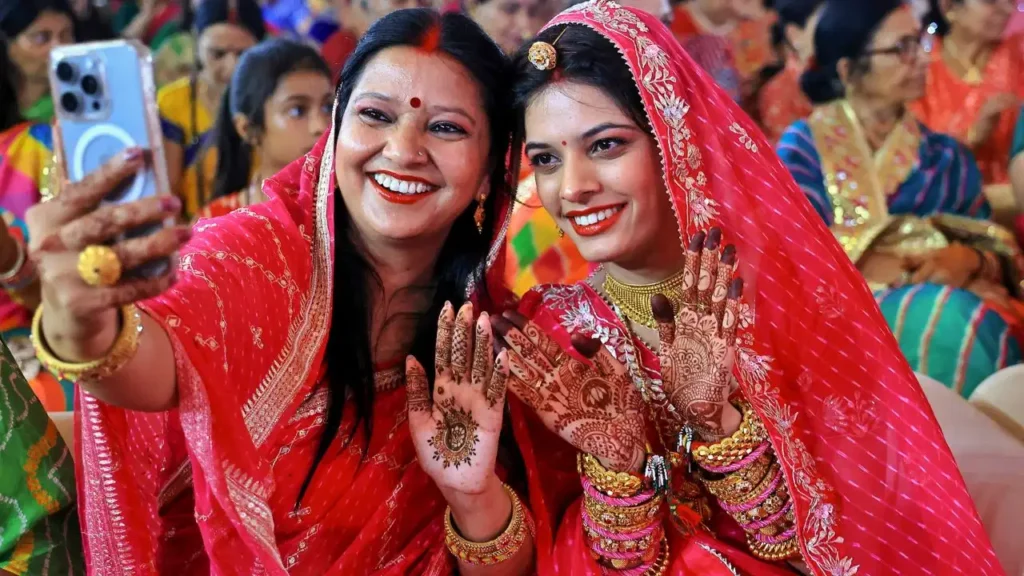 15 अगस्त को मनाई जाएगी हरियाली तीज, सुहागिन महिलाओं के जीवन में लाती है अखंड सौभाग्य