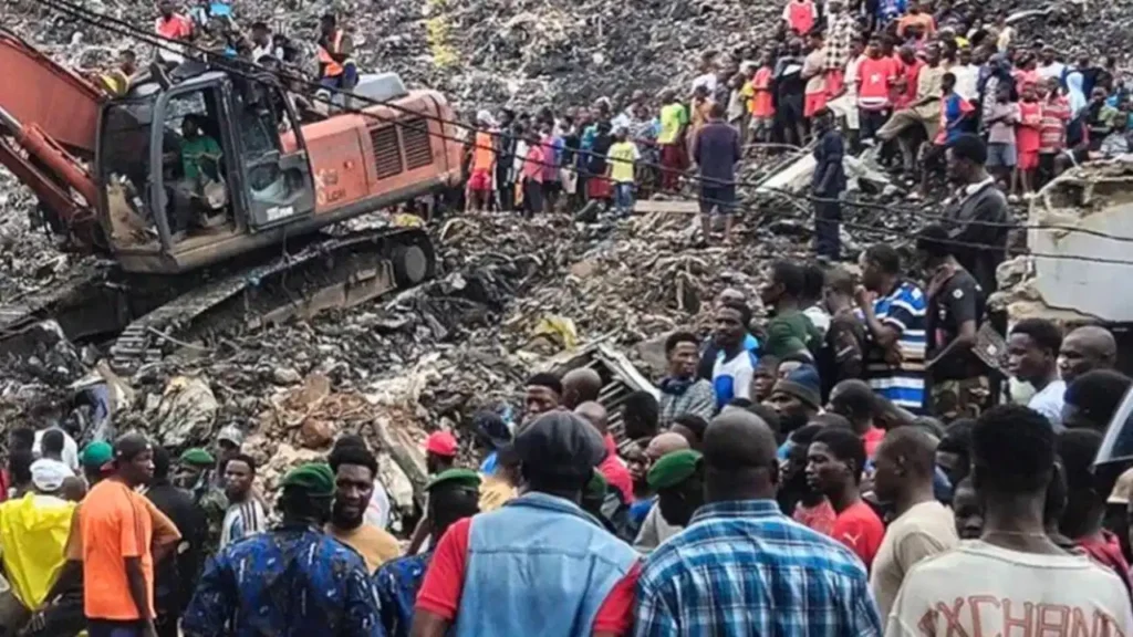 30 killed as huge heap of landfill collapses