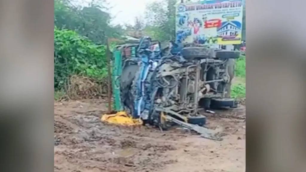 भिंड में भीषण सड़क हादसा: NH-719 पर ट्रक और मजदूरों से भरे वाहन में टक्कर, 8 की मौत व 22 घायल horrific road accident in Bhind