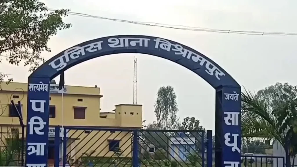 सूरजपुर: SECL बस के ड्राइवर से मारपीट और गन तानने वाला सुरक्षा गार्ड गिरफ्तार, बंदूक का लाइसेंस रद्द करेगी पुलिस