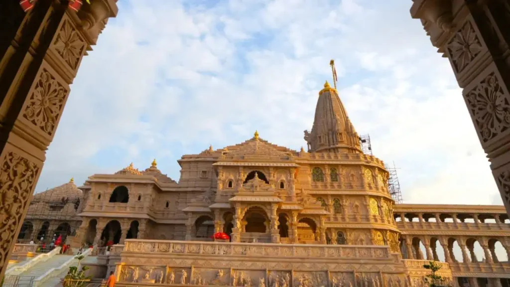 राम मंदिर में पुजारियों के लिए सख्त ड्रेस कोड और नई नियमावली, गर्भगृह में मोबाइल बैन new rules for priests
