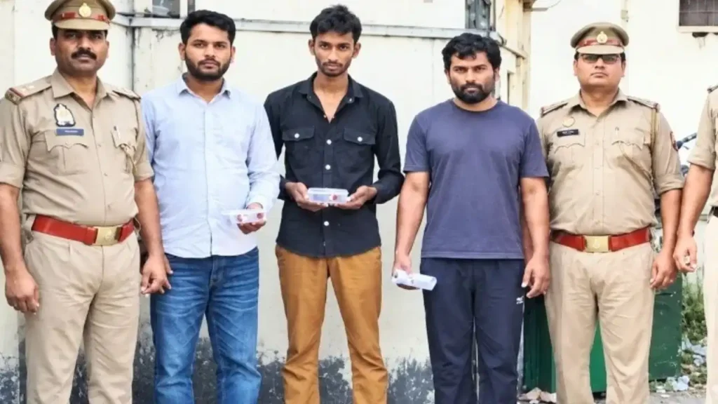 Bareilly GRP Action: चलती ट्रेन में कोच अटेंडेंट ने की सोने की चेन चोरी, आपस में बांटे तीन टुकड़े; पुलिस ने दबोचा Bareilly GRP Action