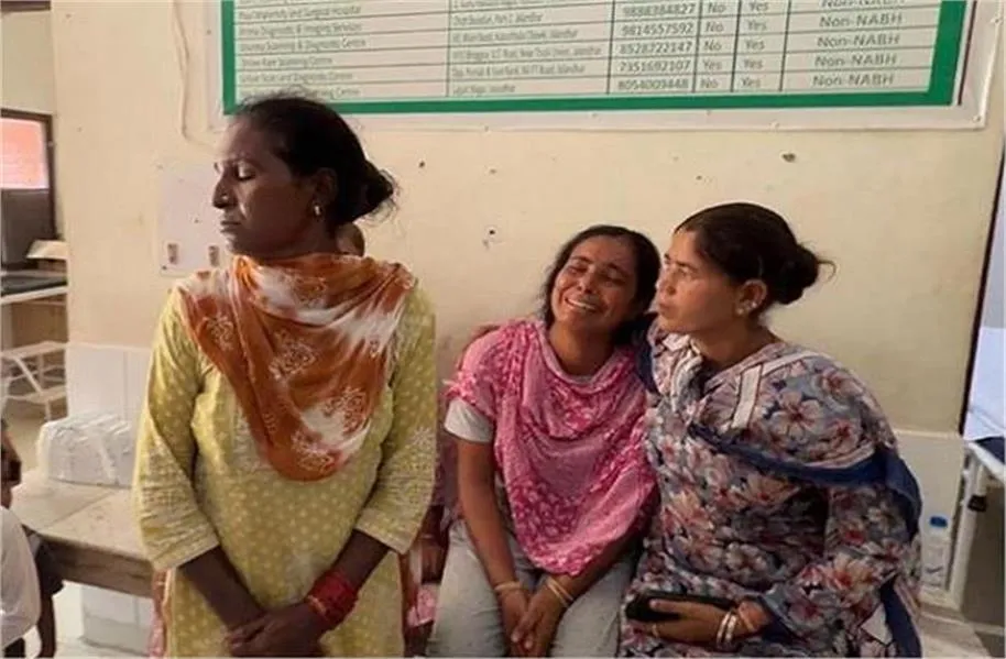 लोहियां खास के जमशेर गांव में दो गुटों में खूनी झड़प, बेटे को बचाने आए पिता की पीट-पीटकर हत्या Jalandhar Crime News
