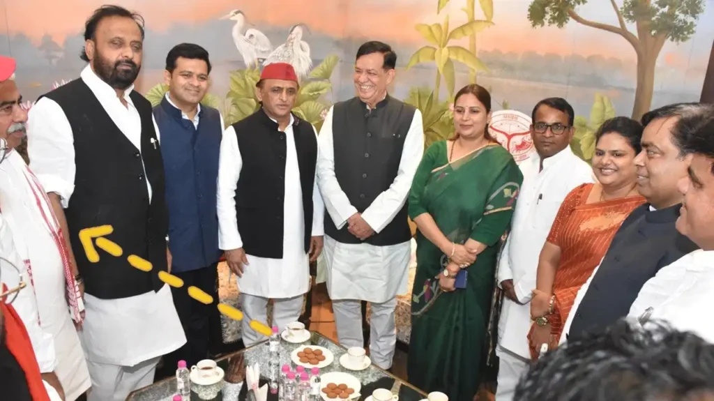 Rakesh Sachan seen with Akhilesh Yadav