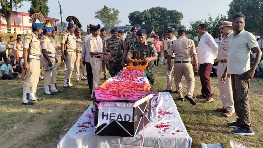 CRPF 205 Cobra Battalion Jawan: बस्तर में नक्सल ऑपरेशन में दे चुके थे सेवाएं, इलाज के दौरान हुआ निधन, गांव में छाया मातम