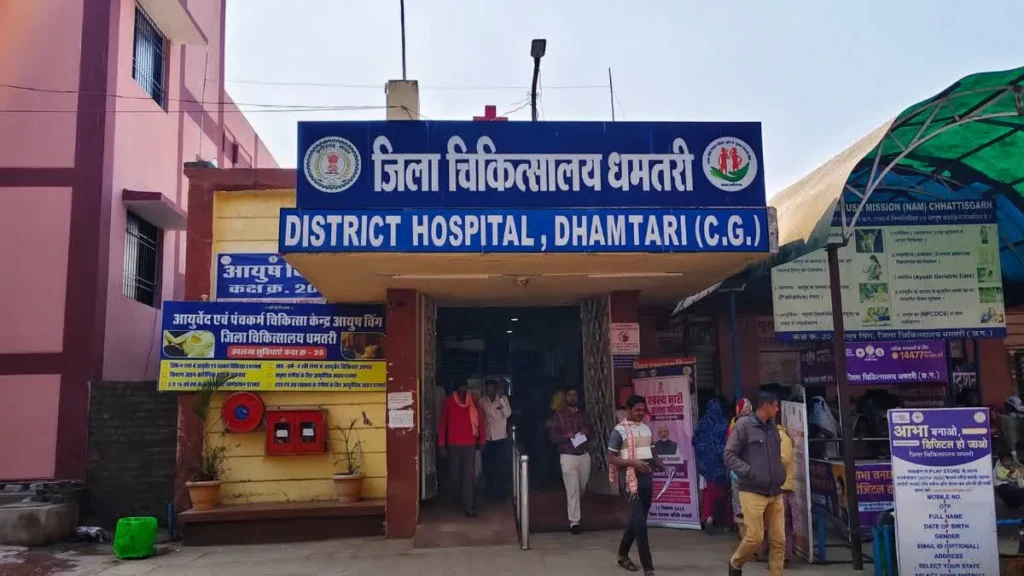 धमतरी में सर्पदंश से कक्षा 8वीं के छात्र की मौत: जमीन पर सोते समय करैत सांप ने डसा, कुरुद के अटंग गांव में पसरा मातम