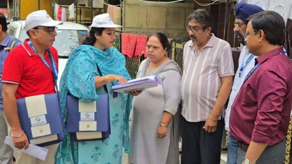 वोटर रजिस्ट्रेशन प्रक्रिया हुई आसान: अब नहीं काटने पड़ेंगे दफ्तरों के चक्कर, घर आएंगे बीएलओ voter registration process