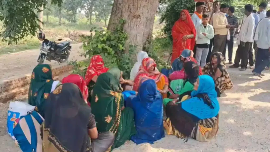 Budaun Crime News: शराब के नशे में खूनी संघर्ष, पिता ने कुल्हाड़ी से गला काटकर की बेटे की बेरहमी से हत्या